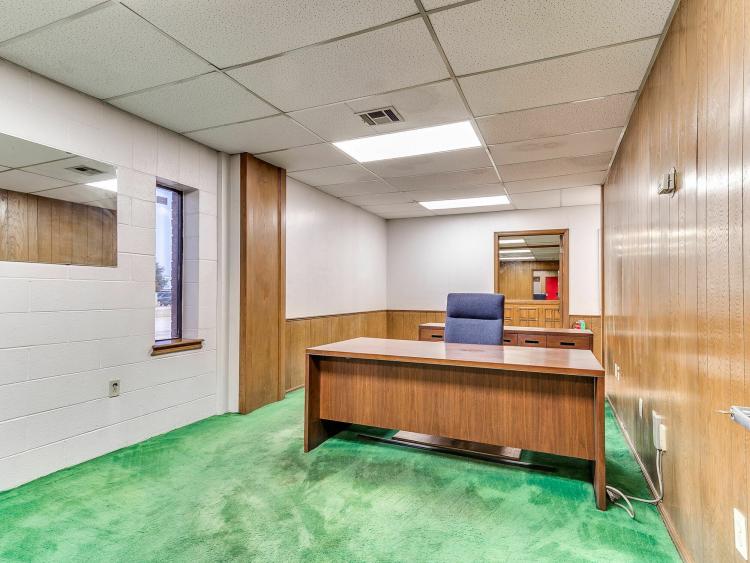 6700 S Western Ave office building for sale south Oklahoma City, Ok