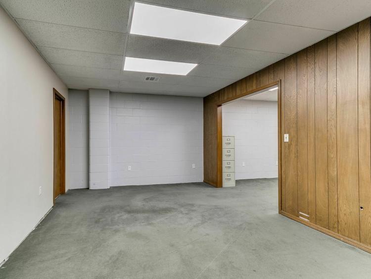 6700 S Western Ave office building for sale south Oklahoma City, Ok
