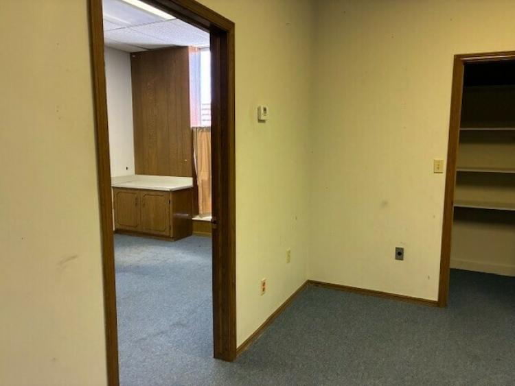 7900 NW 23rd St office building for sale, Bethany, Ok