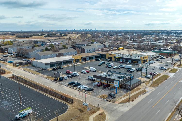 Newport Shopping Center retail property for sale, Oklahoma City, Ok