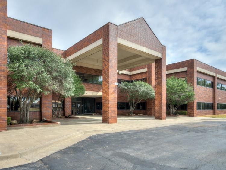 7301 NW Expressway  |  Office For Sale, OKC, OK