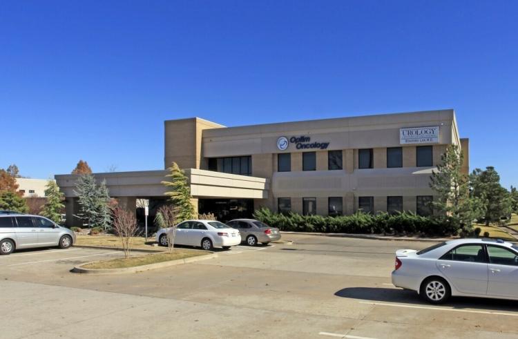 230 North Midwest Boulevard  |  Fully Built-Out Medical  |  Office  |  Midwest City
