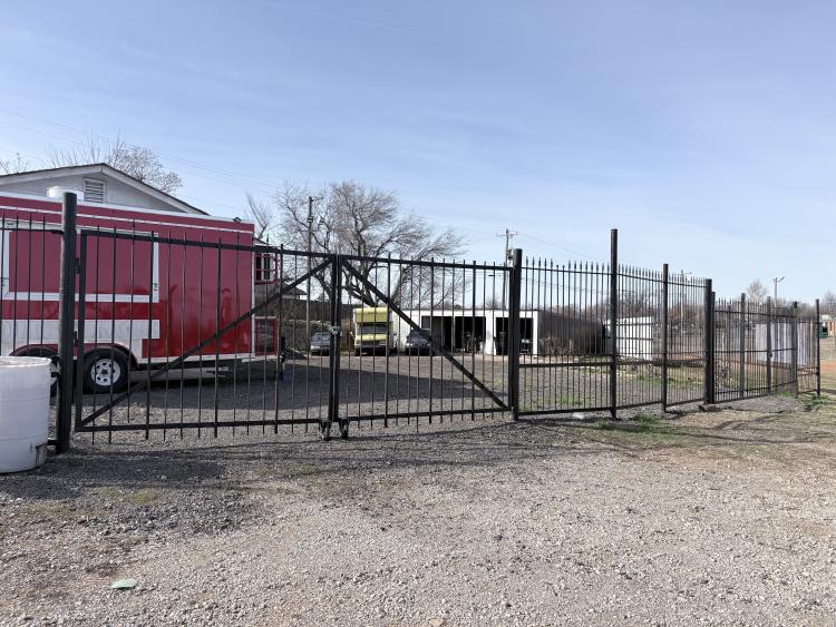 2140 SW 44TH ST retail for sale Oklahoma City, OK exterior photo