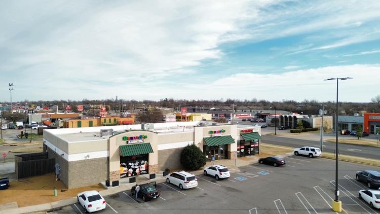 Windsor Hills Shopping Center retail property for sale Oklahoma City, OK 