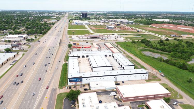 7624 Broadway Ext office building for sale Oklahoma City, Ok