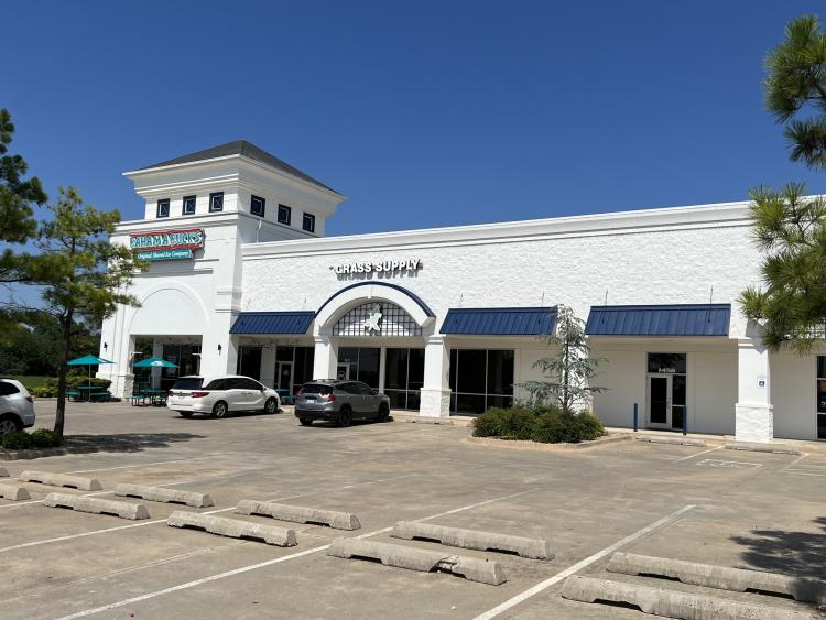 retail shopping center for Sale, Edmond, OK exterior photo