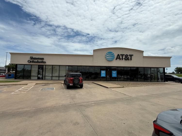 retail outparcel building 100% occupied for Sale, Shawnee, OK