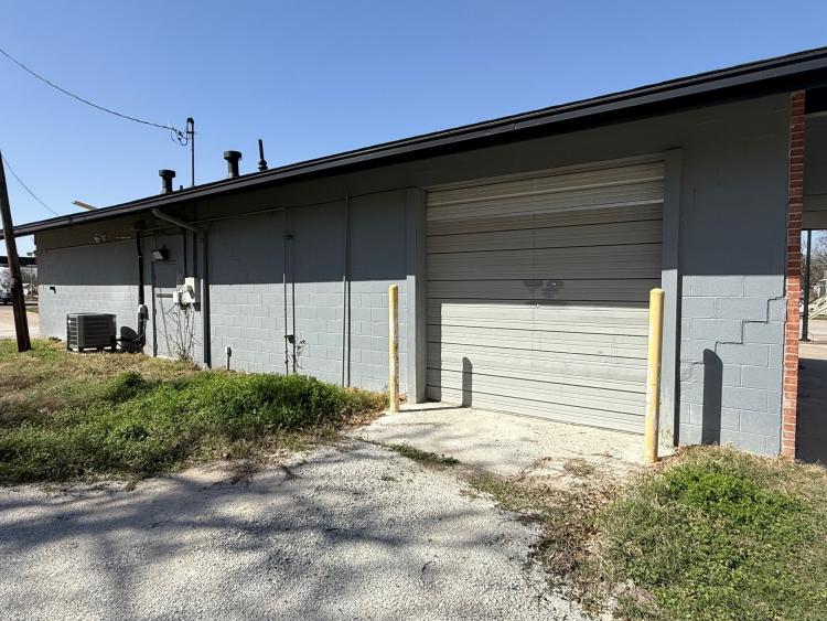 service station/retail building for sale Ada, OK exterior photo