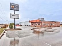 318 Edmond Rd NE Piedmont, OK restaurant building for sale fully equipped